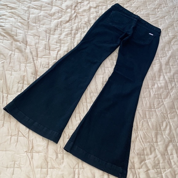 Hudson Flare Jeans. - Picture 4 of 6